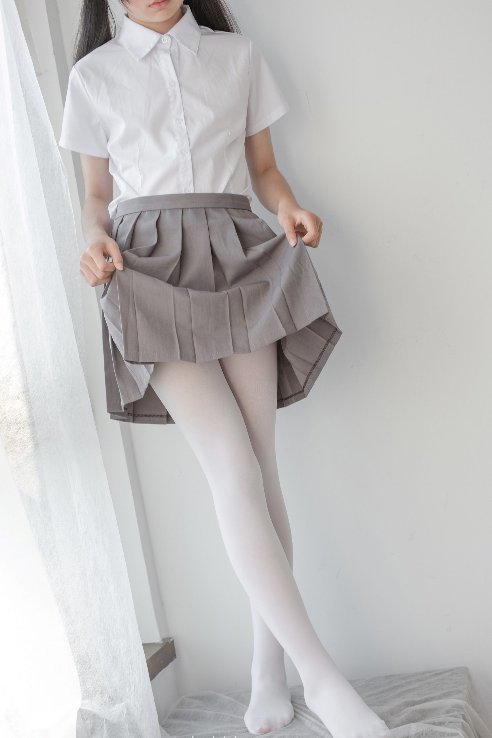 图片[3]-长腿黑丝白丝美女JK萝莉